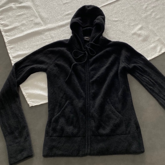 BCBGMaxAzria Sweaters - BCBG 100% Cashmere full-zip hooded sweater